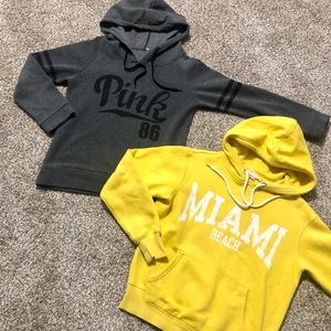 2 girls hoody’s